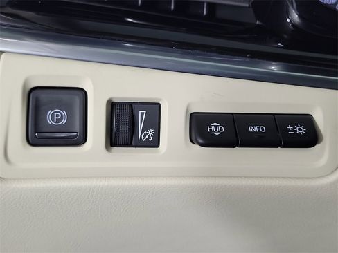 Certified 2023 Cadillac XT6 Premium Luxury w/ Technology Package image 32