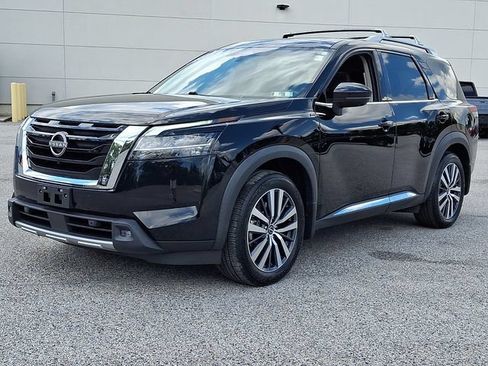 Used 2022 Nissan Pathfinder Platinum w/ Cargo Package AWD/4WD image 6
