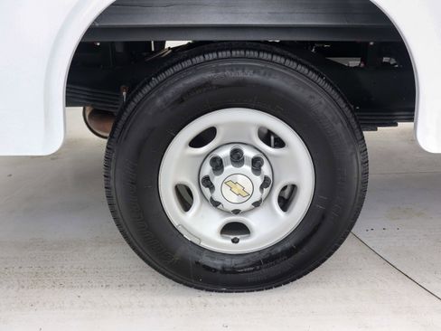 Used 2024 Chevrolet Express 3500 w/ Power Convenience Package image 30