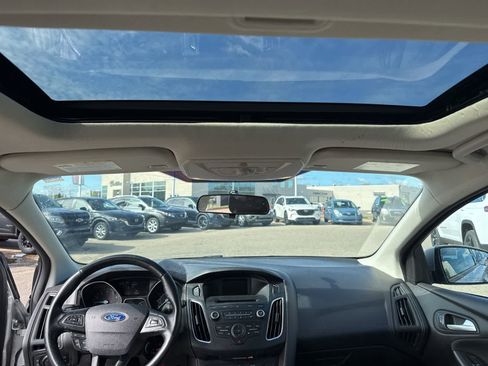 Used 2016 Ford Focus SE w/ Equipment Group 201A FWD image 19