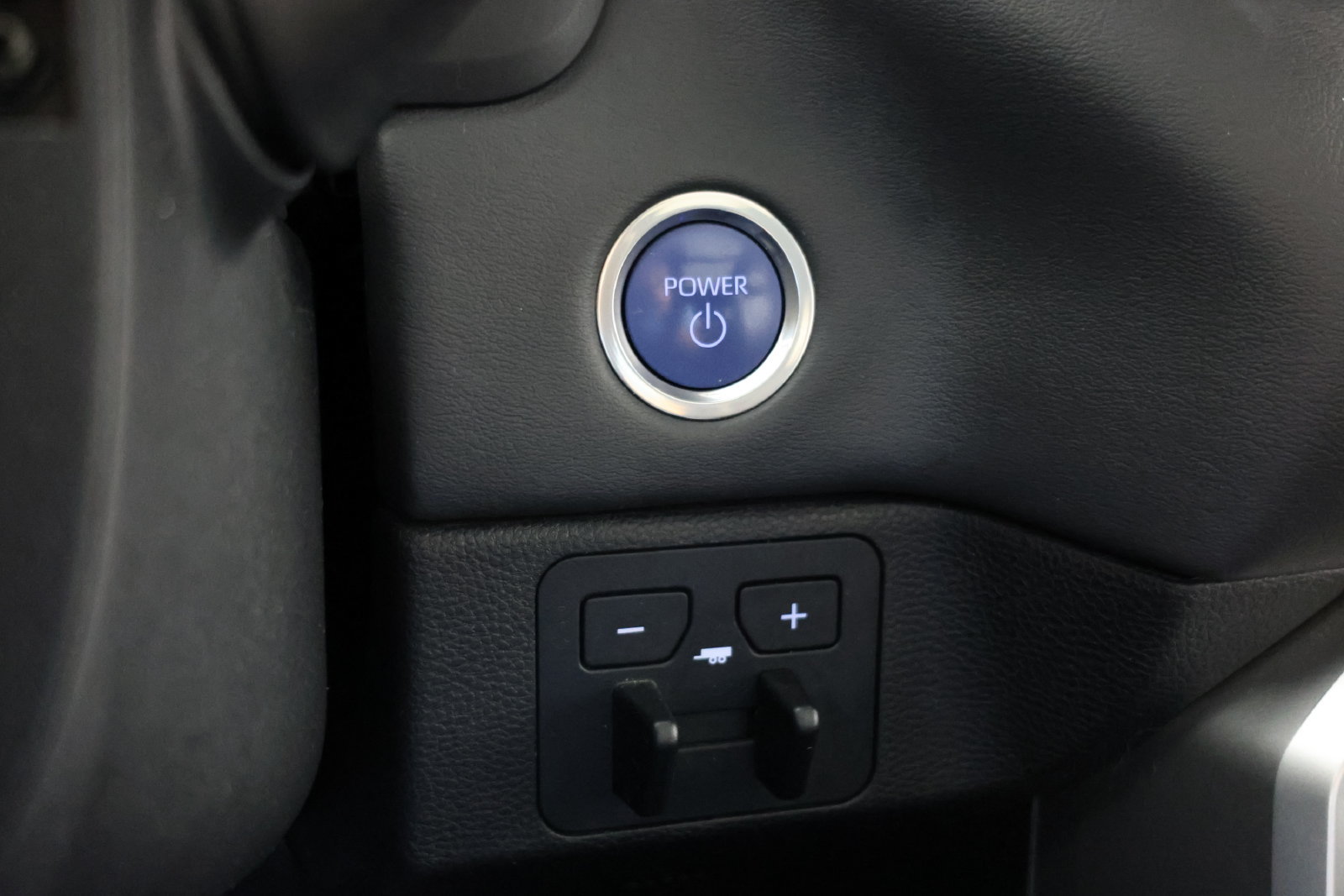 Used 2023 Toyota Sequoia Platinum AWD/4WD image 19