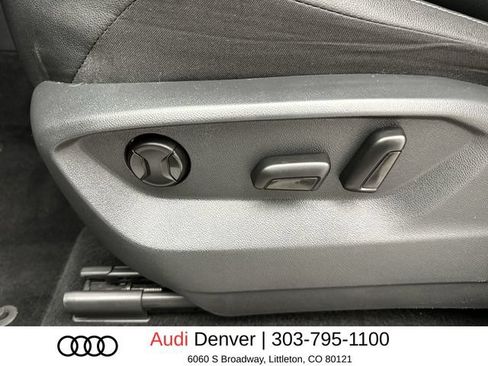 Used 2020 Volkswagen Tiguan SE AWD/4WD image 12