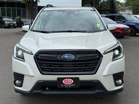 Used 2023 Subaru Forester Premium AWD/4WD image 2