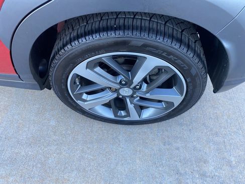 Used 2018 Hyundai Kona Limited image 9