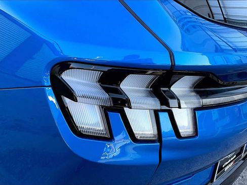 Used 2025 Ford Mustang Mach-E Premium w/ Sport Appearance Package image 27