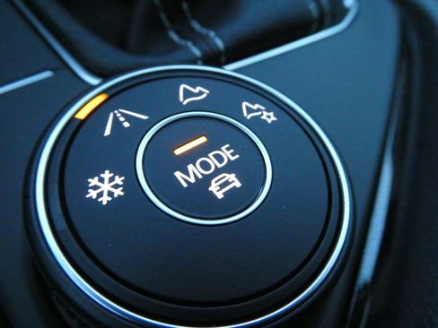 New 2026 Volkswagen Taos SEL AWD/4WD image 36