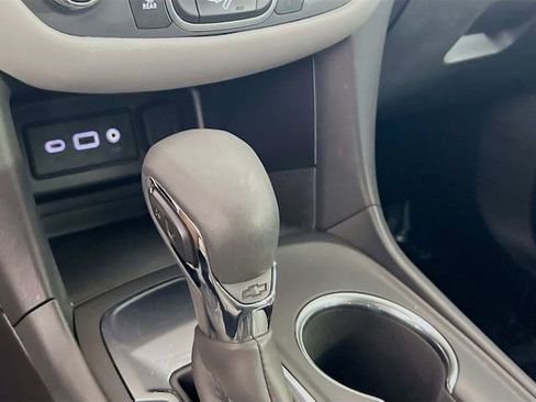 Used 2022 Chevrolet Equinox LS image 15