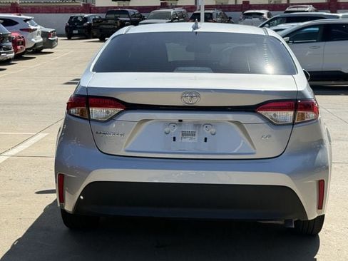 Used 2025 Toyota Corolla LE w/ Convenience Package FWD image 5