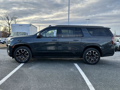 Used 2022 Chevrolet Suburban RST w/ Luxury Package image 6