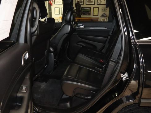 Used 2018 Jeep Grand Cherokee Limited AWD/4WD image 28