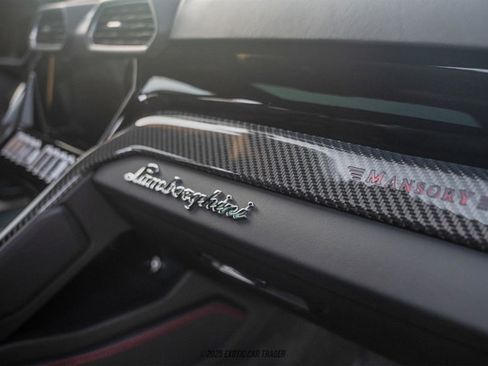 Used 2021 Lamborghini Urus image 26