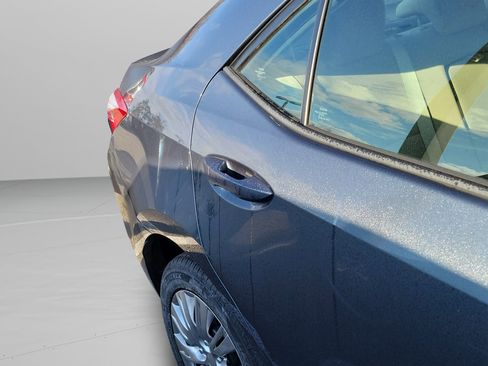 Used 2015 Toyota Corolla LE image 18