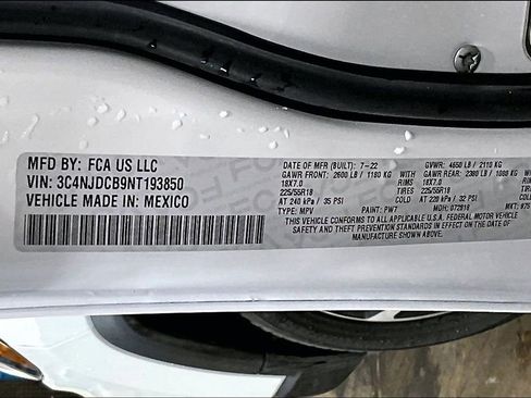 Used 2022 Jeep Compass Limited image 31