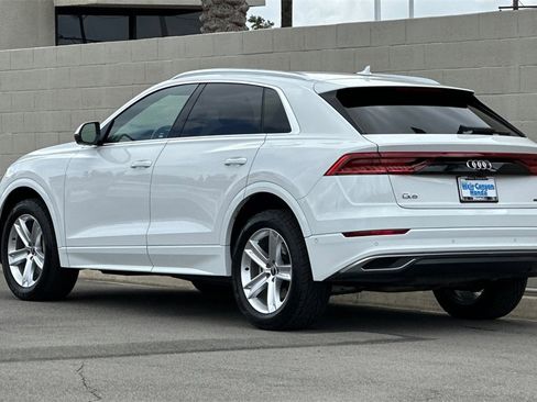 Used 2021 Audi Q8 Premium image 3