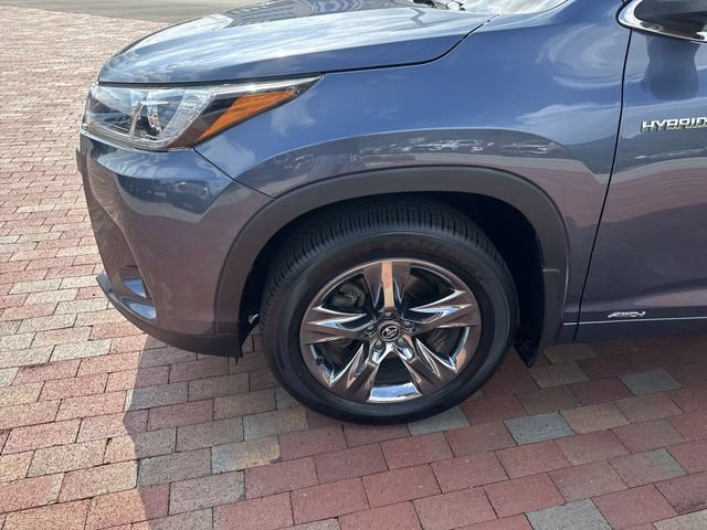 Used 2018 Toyota Highlander Limited Platinum AWD/4WD image 10