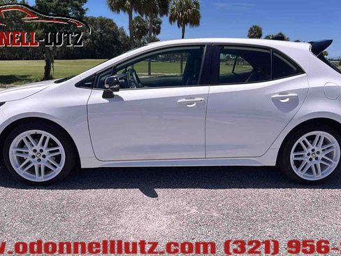 Used 2026 Toyota Corolla SE FWD image 3