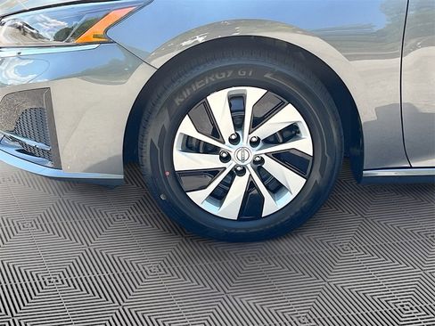 Used 2025 Nissan Altima 2.5 S image 29