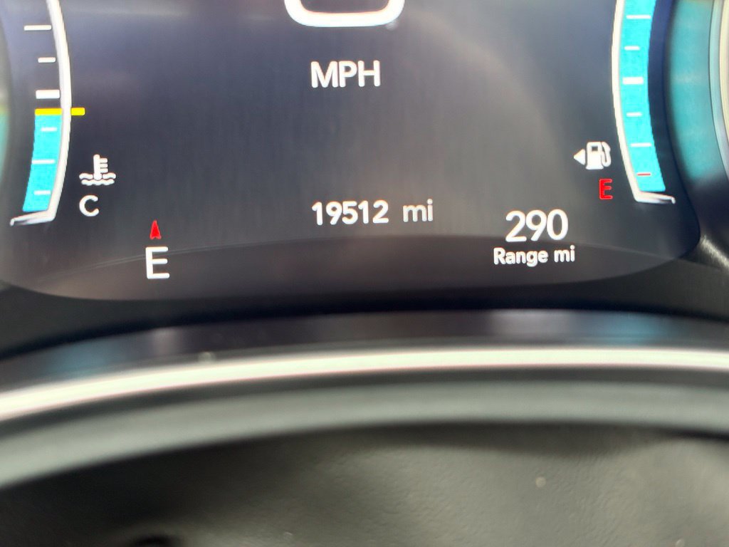 Used 2026 Chrysler Pacifica Limited FWD image 29