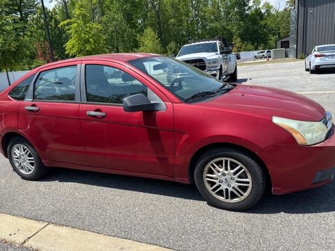 Used 2009 Ford Focus SE FWD image 3