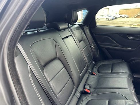 Used 2019 Jaguar F-PACE S image 23