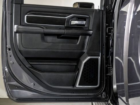 Used 2022 RAM 2500 Laramie AWD/4WD image 36