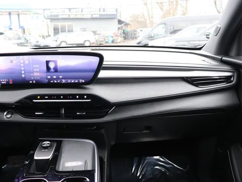 Used 2025 Buick Enclave Preferred image 20