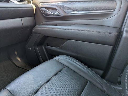 Used 2021 GMC Yukon Denali w/ Denali Premium Package image 19