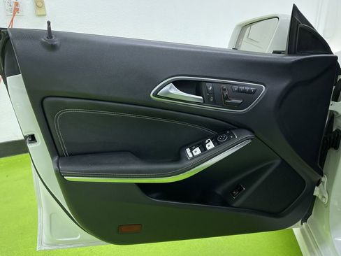 Used 2016 Mercedes-Benz CLA 250 image 15