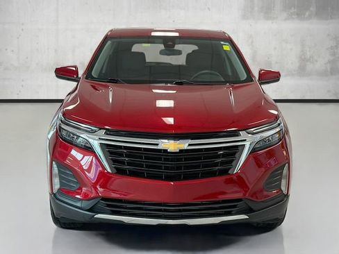 Used 2023 Chevrolet Equinox LT image 2