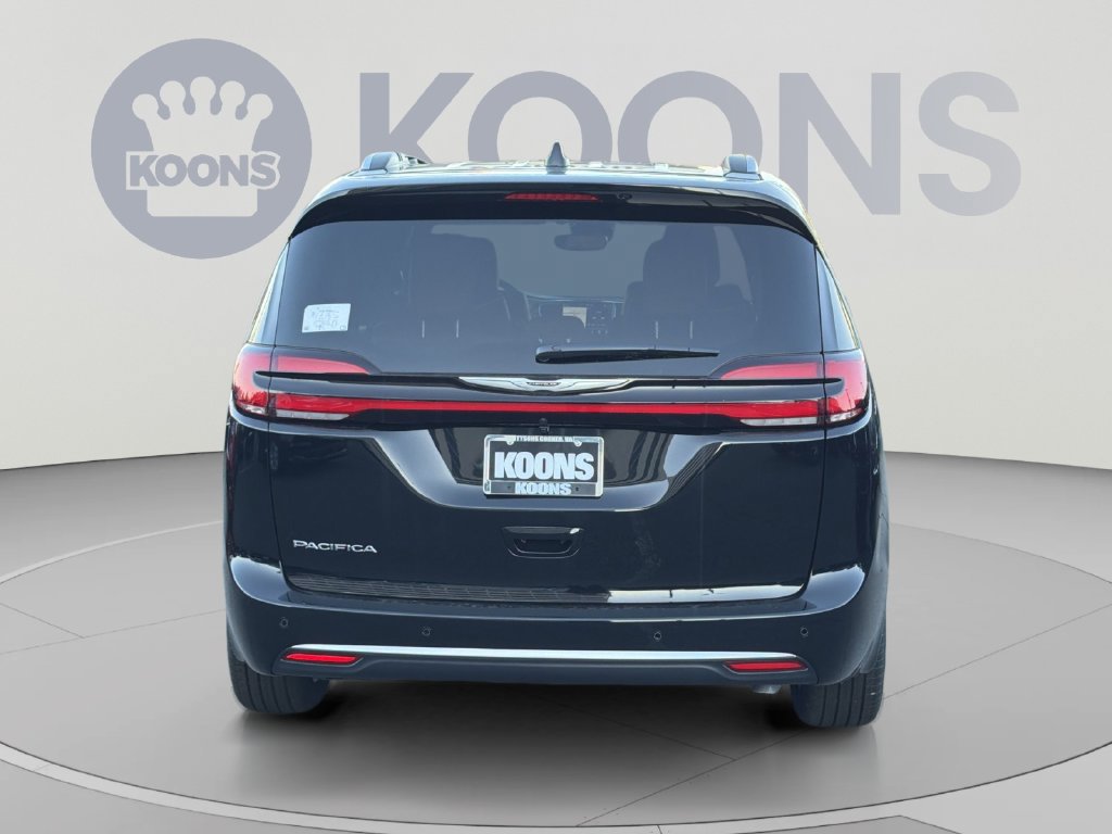 Used 2026 Chrysler Pacifica Pinnacle FWD image 5