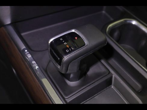 Used 2024 GMC Sierra 1500 SLT image 26