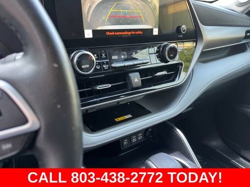 Used 2023 Toyota Highlander Limited FWD image 25