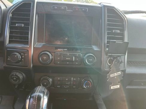 Used 2019 Ford F150 XLT w/ Equipment Group 302A Luxury AWD/4WD image 17