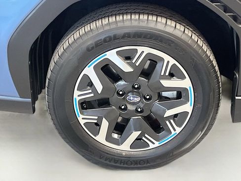 Used 2025 Subaru Forester AWD/4WD image 28