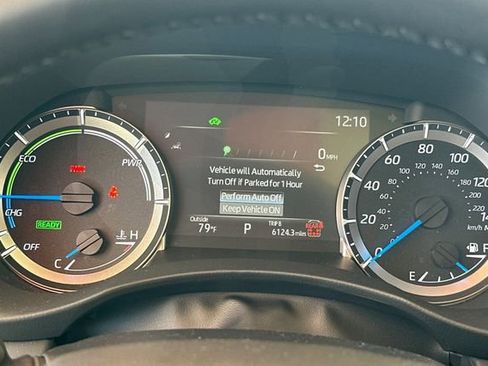 Used 2025 Toyota Highlander XLE image 26