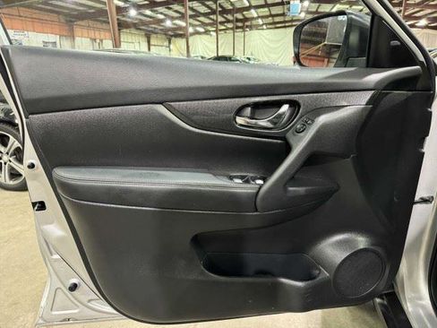 Used 2016 Nissan Rogue SL w/ SL Premium Package FWD image 26