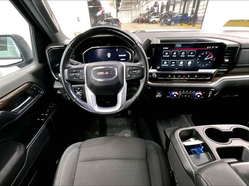 Used 2024 GMC Sierra 1500 Elevation image 17