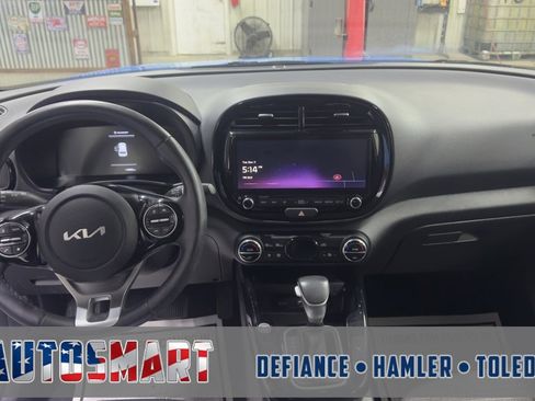 Used 2024 Kia Soul EX image 16