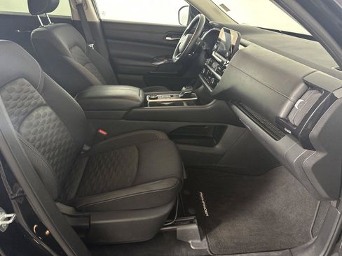 Used 2022 Nissan Pathfinder S AWD/4WD image 15