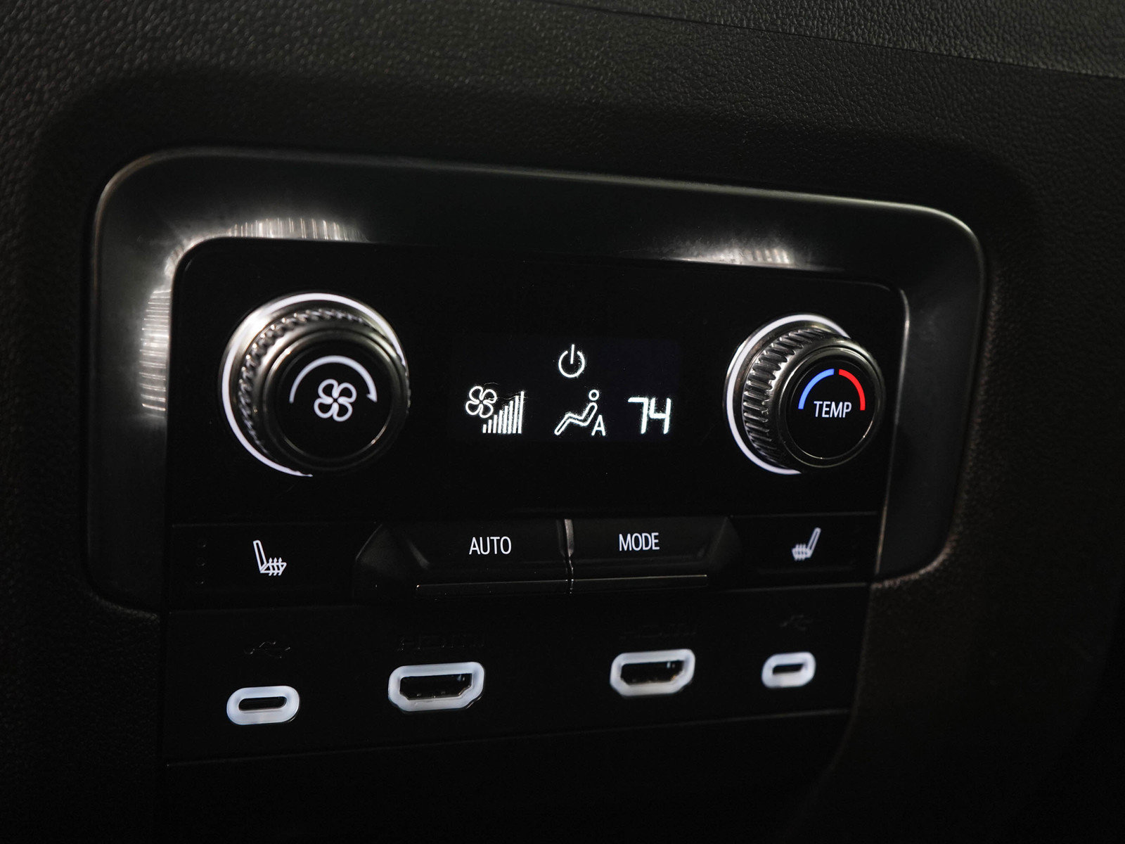 Used 2021 GMC Yukon XL SLT w/ Rear Media and Nav Package AWD/4WD image 18