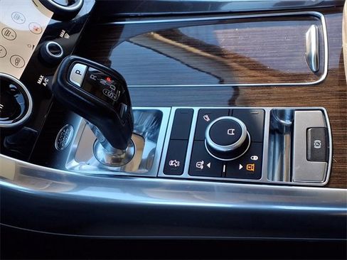 Used 2019 Land Rover Range Rover Sport HSE image 18