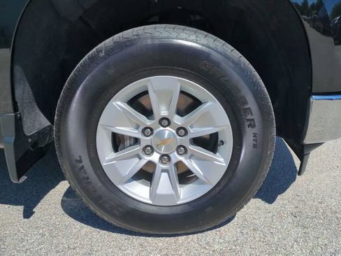 Used 2025 Chevrolet Silverado 1500 LT RWD image 11