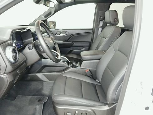 Used 2024 Chevrolet Colorado LT w/ LT Convenience Package III AWD/4WD image 9