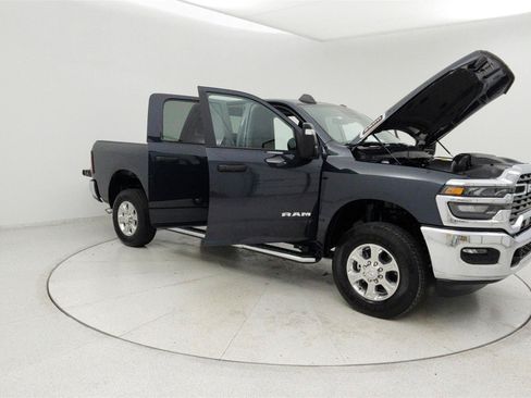 Used 2026 RAM 2500 Big Horn AWD/4WD image 12