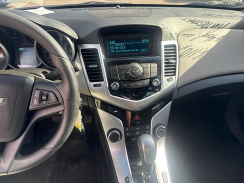 Used 2015 Chevrolet Cruze LS FWD image 10