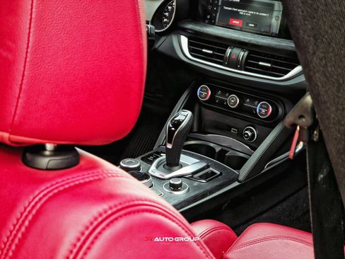 Used 2022 Alfa Romeo Stelvio Sprint AWD/4WD image 33