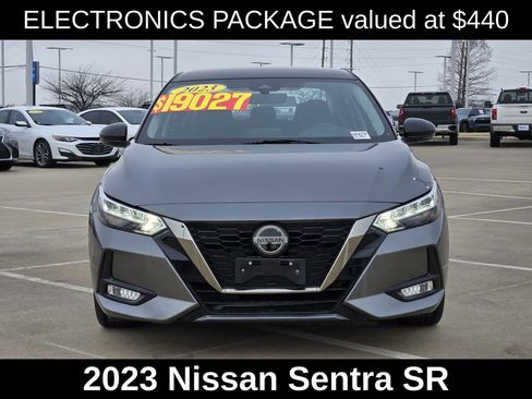 Used 2023 Nissan Sentra SR w/ Electronics Package image 2