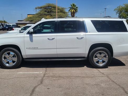 Used 2017 Chevrolet Suburban LT RWD image 7