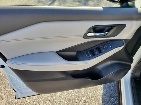 Certified 2023 Nissan Rogue SV w/ SV Premium Package image 17