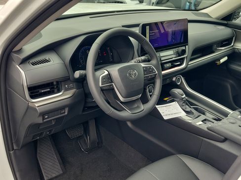 New 2026 Toyota Grand Highlander XLE image 19